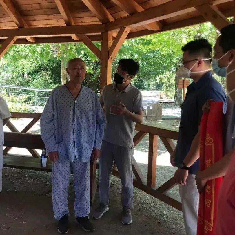 【欧浪网】马德里失联中风病人康复出院，侨胞家属向使馆、华社赠送锦旗