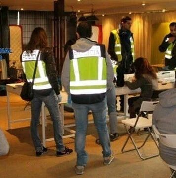 【欧浪网】三名华人与一名警察一起被告 背后事件错综复杂