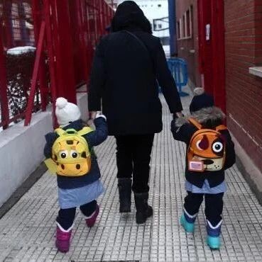 【欧浪】家长接送孩子上下课须注意  有恶魔在学校试图绑架幼童