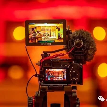 《彩虹圣诞》全体员工给您拜年！（点开有惊喜）一份特别大礼等你