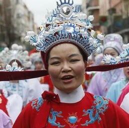 【欧浪网】农历猪年从反刻版印象开始 西媒发声为华人群体正名