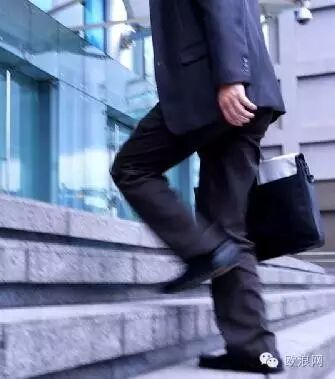 【欧浪网】“这个老外推销员太猖狂”:旅西华商遭遇“威胁推销”
