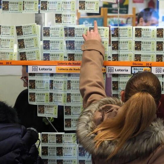 【欧浪网】彩票店经理欺客 直接霸占中奖金额