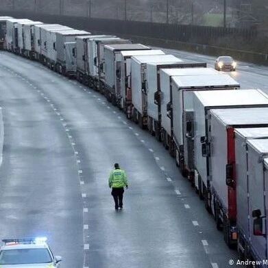 【欧浪网】英国新毒株让欧洲以致全球产生新恐惧 关边境后果严重 欧盟吁取消禁令