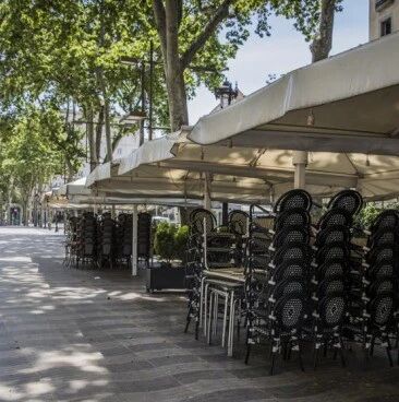 【欧浪网】西班牙饮食业警告10万酒吧将倒闭  100万人失业