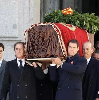 【欧浪网】独裁者佛朗哥遗骸今日被迁出殉难者陵寝