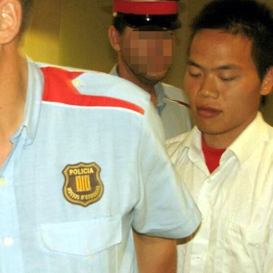 【欧浪网】中餐厅血腥杀人案再审 辩护律师请求驱逐被驳回