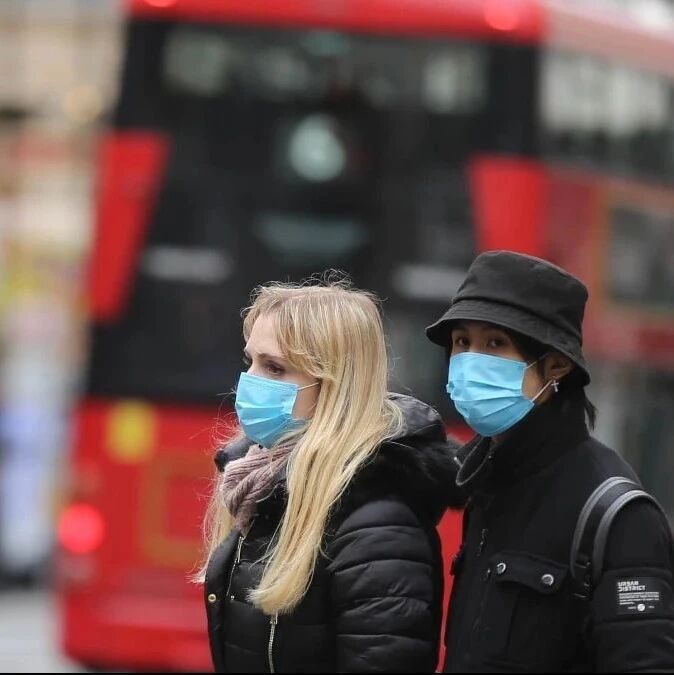 【欧浪网】英国首相约翰逊誓言今秋实现英国人居家服药治疗新冠病毒感染