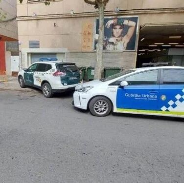 【欧浪网】警方在巴塞罗那收缴4.7万件非法商品  三名华商被起诉