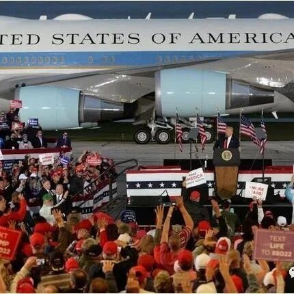 【欧浪网】为什么不戴口罩？特朗普竞选集会参与民众：因为没有新冠啊