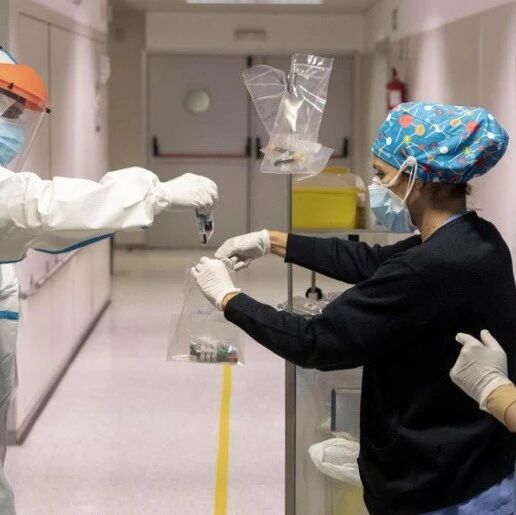 【欧浪网】西班牙周末三天新增8.42万例  入院暴增  全国疫情红到紫黑色