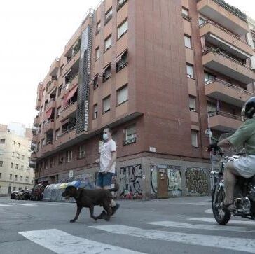 【欧浪网】巴塞罗那悲剧  男子交不起房租被法院驱赶时跳楼死亡