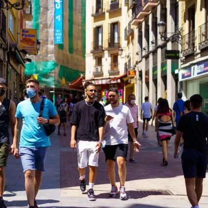 【欧浪】西班牙克服了第五波感染潮 日增2千例  马德里决定解除所有活动限制