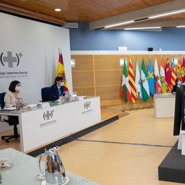 【欧浪网】自治区绝望要求执行居家隔离  卫生部回答等两三周再说