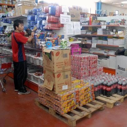 【欧浪网】香蕉人外黄里白 百元店是华人旅西史上的昙花一现？