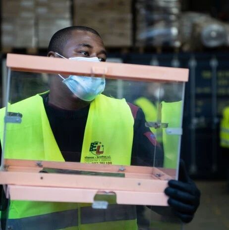 【欧浪网】加泰选举：新冠患者可以到现场投票  餐饮业限制被微弱放松