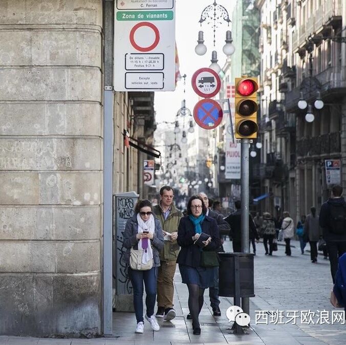 【欧浪网】退休检查员专门敲诈移民 37名华人店主受损失