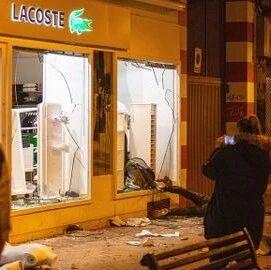 【欧浪网】抢劫 打砸 冒充警察上门 二次封城后的华人安全危机不容忽视