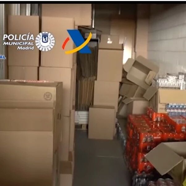 【欧浪网】跨过团伙走私香烟洗钱多年 警方耗时两年重磅出击