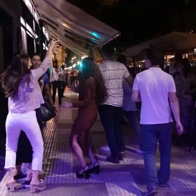 【欧浪网】安达鲁西亚对9个市镇执行宵禁  同时解封五个市镇宵禁