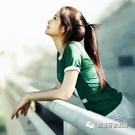 【 午夜西国】她从办公室文员变成了西班牙的肉体交易者（二）
