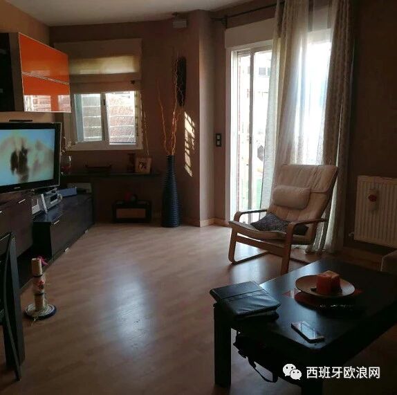 PARLA房源，三房一厅85平米，带电梯!!带车库！急售113000欧
