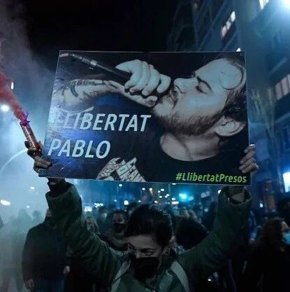 【欧浪网】西班牙反王室的歌手被判入狱 多城市发生暴力示威声援