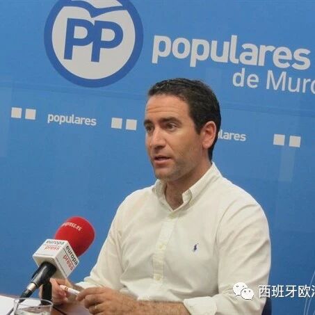【欧浪网】新首相终结失业的好办法是“先让亲朋好友有工做”