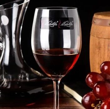 【欧浪网】科学家研究发现：喝红酒和茶可以降低传染病毒风险