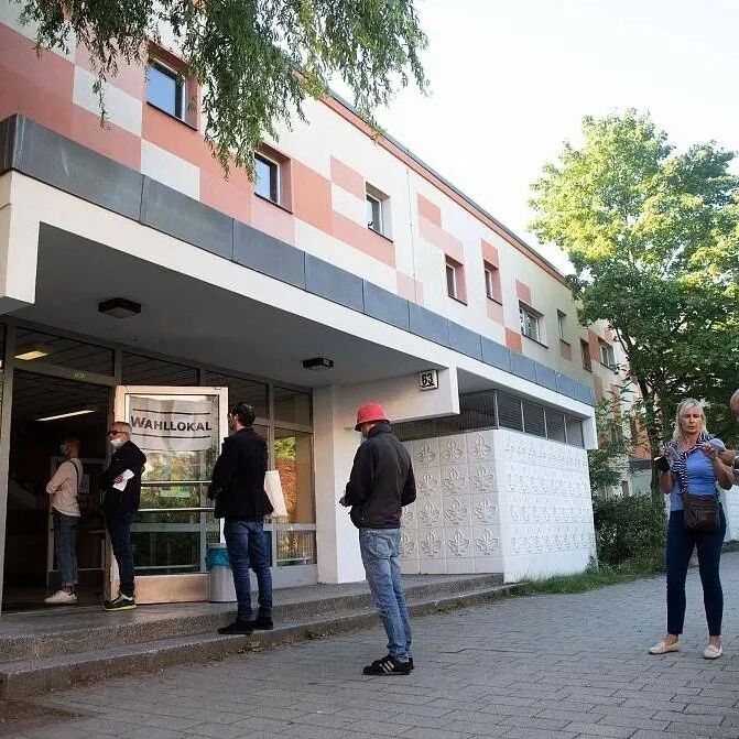 【欧浪】德国大选投票站附近发现炸弹 数百人被疏散