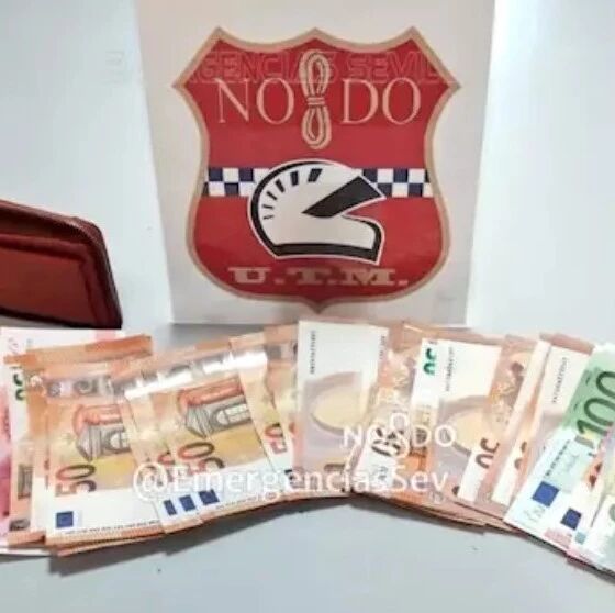 【欧浪网】警方找到钱包失主 中国游客屡次在自拍时被盗