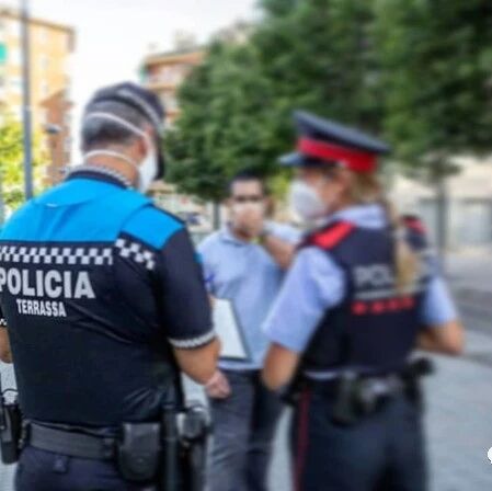 【欧浪网】这个市政府出动便衣处罚不戴口罩和严查餐饮业