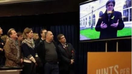 【欧浪时评】加泰大区将迎来通缉犯主席  用Skype聊天工具搞定一切