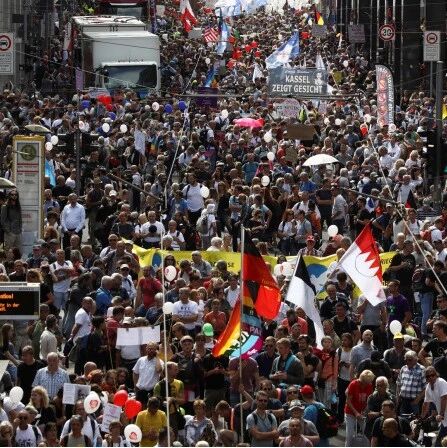 【欧浪网】欧洲“否定主义”导致年轻一代轻视病毒 让疫情战役全面战败