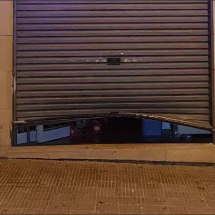 【欧浪网】百元店被盗 盗贼掩耳盗铃自食恶果