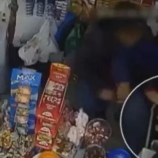 【欧浪网】暴力！华人食品店又遭歹徒持刀抢劫