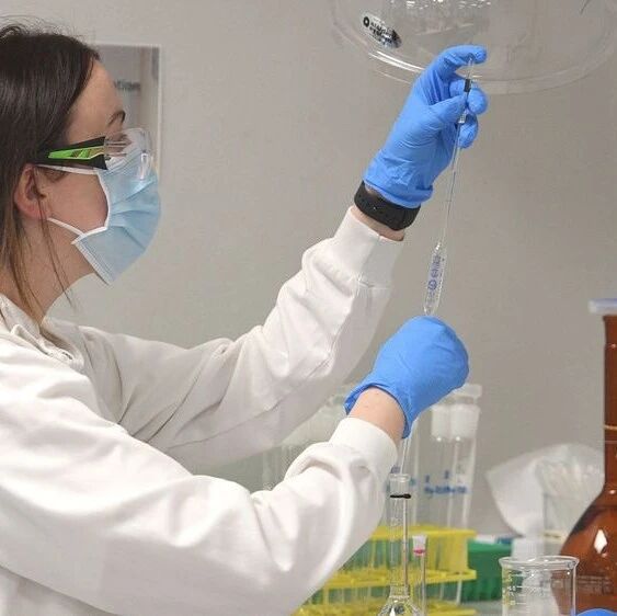 【欧浪网】全球11个疫苗进入最后试验阶段  中国占四个  牛津疫苗有效性不高且有难解情况