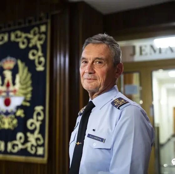 【欧浪网】总参谋长因违规接种疫苗而辞职  多名官员被处置