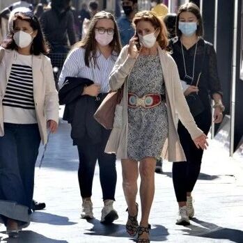 【欧浪网】西班牙新冠死亡大幅下降  14个自治区平均每天死亡不超一例