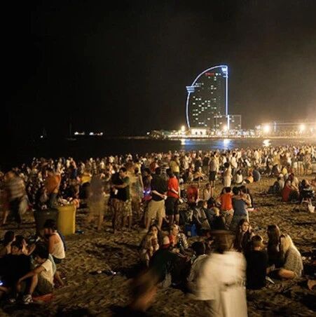 【欧浪】奇迹！马德里和巴塞罗那昨晚都有节日但未发生大聚会