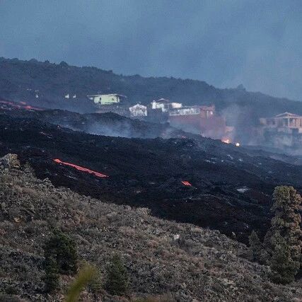 【欧浪】西班牙拉帕尔马岛发生4.9级地震 为本轮火山喷发以来最高震级