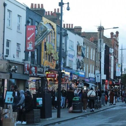 【欧浪】西班牙宣布捐赠5千万疫苗  英国疫情恶劣  基本是向病毒投降