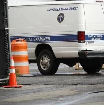 【欧浪网】纽约临时停尸房约200具遗体无人认领 部分为新冠死者