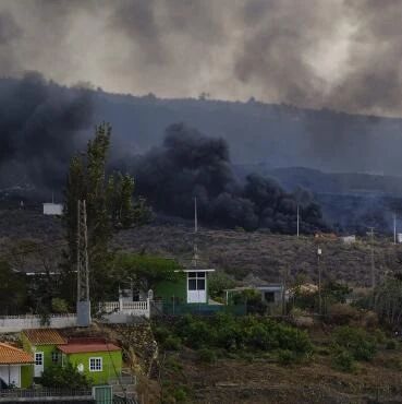【欧浪】海岛火山喷发至今24天未消停  今日又紧急撤离800居民