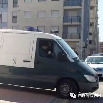 【欧浪网】司机飙车录视频异常酷炫 却被“坑爹队友”送进警局