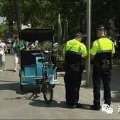 【欧浪网】巴塞罗那三轮车泛滥 司机甩锅中国发动机