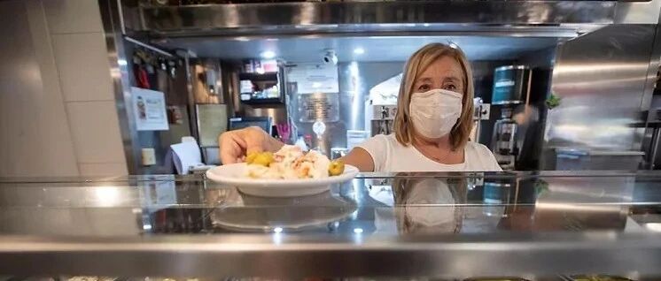 【欧浪网】西班牙突破90万例  多个大区日增千例  卡斯提亚-莱昂死亡全国第一