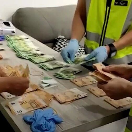 【欧浪网】马德里警方逮捕三个入室盗窃歹徒  追回8万欧元和价值15万欧元珠宝