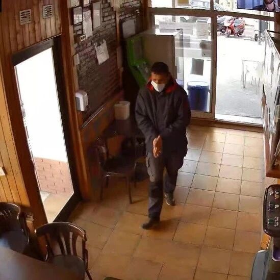 【欧浪网】​惯犯！紧急认人 华人酒吧老板娘被下麻醉药瞬间失控