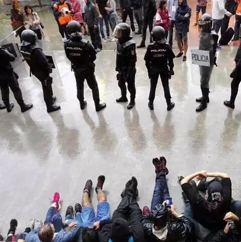 【欧浪网】西政府称眼睛未瞎  不相信九成人赞成加泰独立